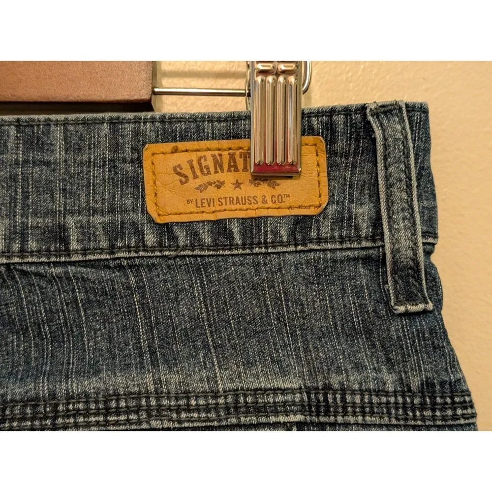 Signature Levi Strauss Wide Hem Denim Trouser Shorts Flap Pockets - Size 8
